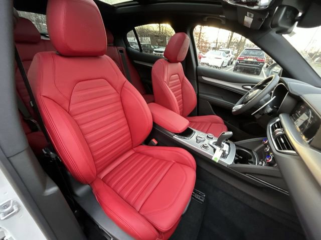 New 2025 Alfa Romeo Stelvio Sprint image 15