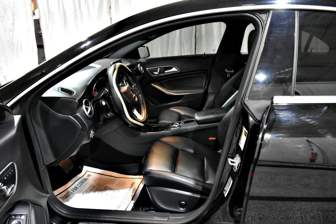 Used 2018 Mercedes-Benz CLA 250 4MATIC image 31