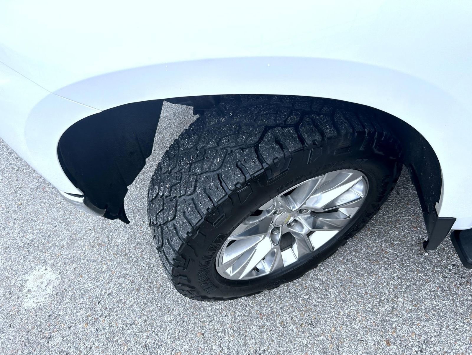 Certified 2020 Chevrolet Silverado 1500 LTZ w/ LTZ Premium Package AWD/4WD image 23