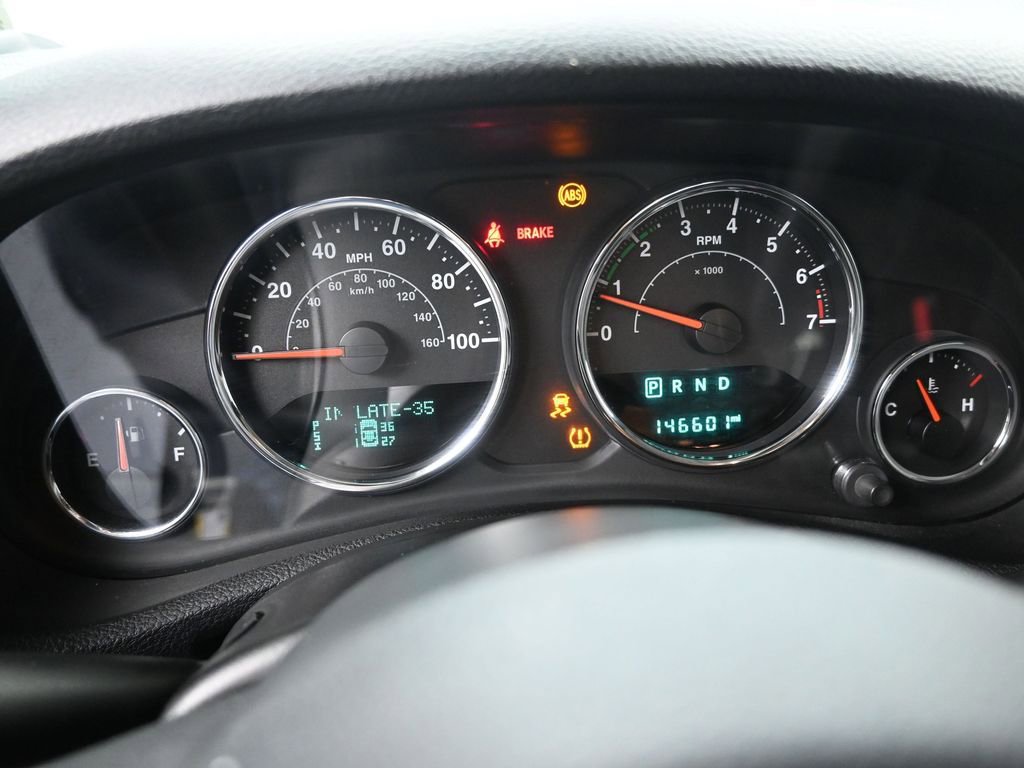 Used 2015 Jeep Wrangler Unlimited Sahara AWD/4WD image 14