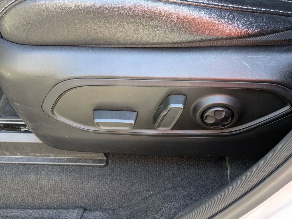 Used 2025 Jeep Grand Cherokee Altitude image 14