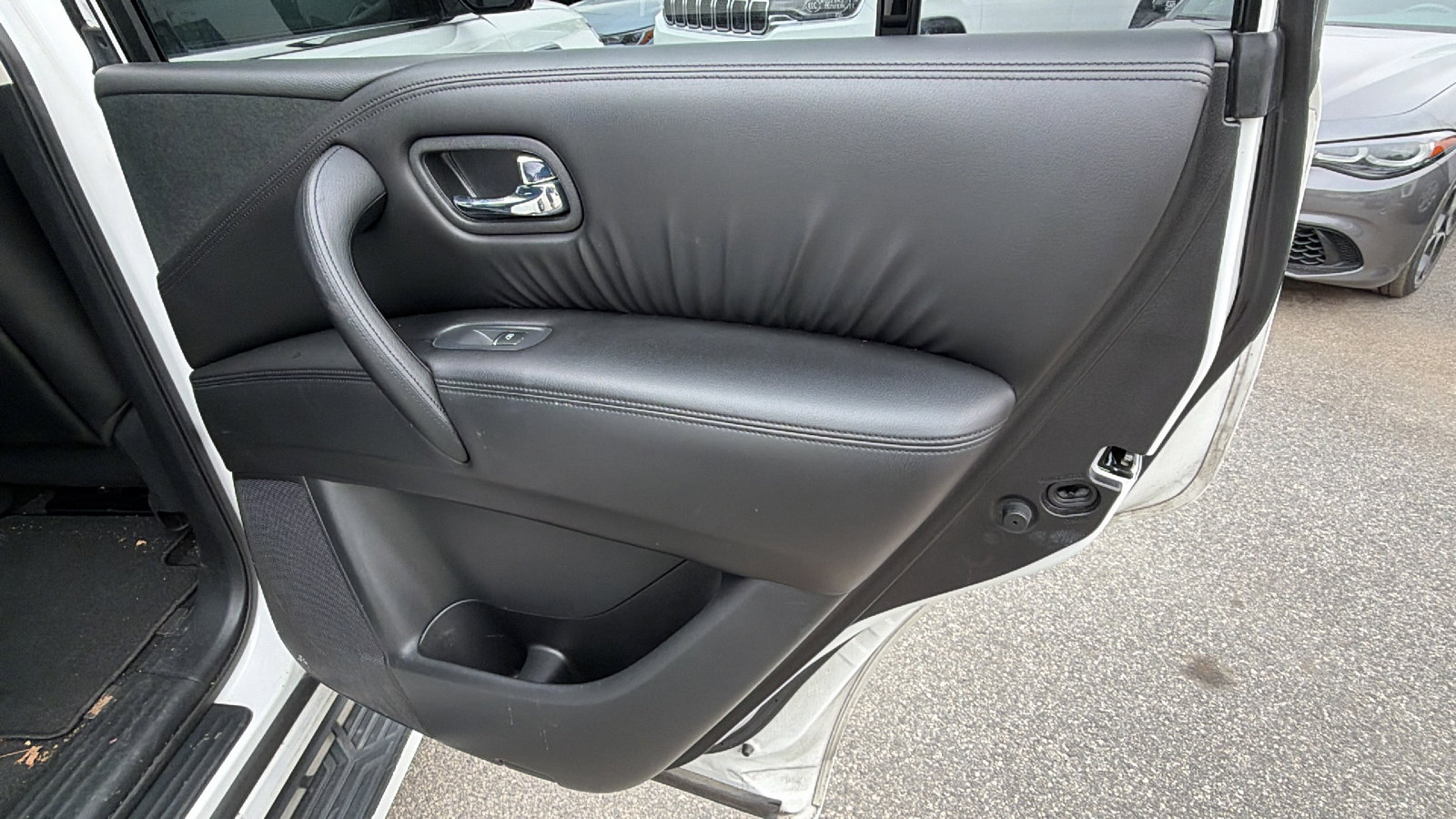 Used 2022 Nissan Armada SV w/ SV Appearance Package image 20