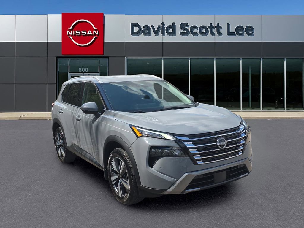 Used 2024 Nissan Rogue SL image 3