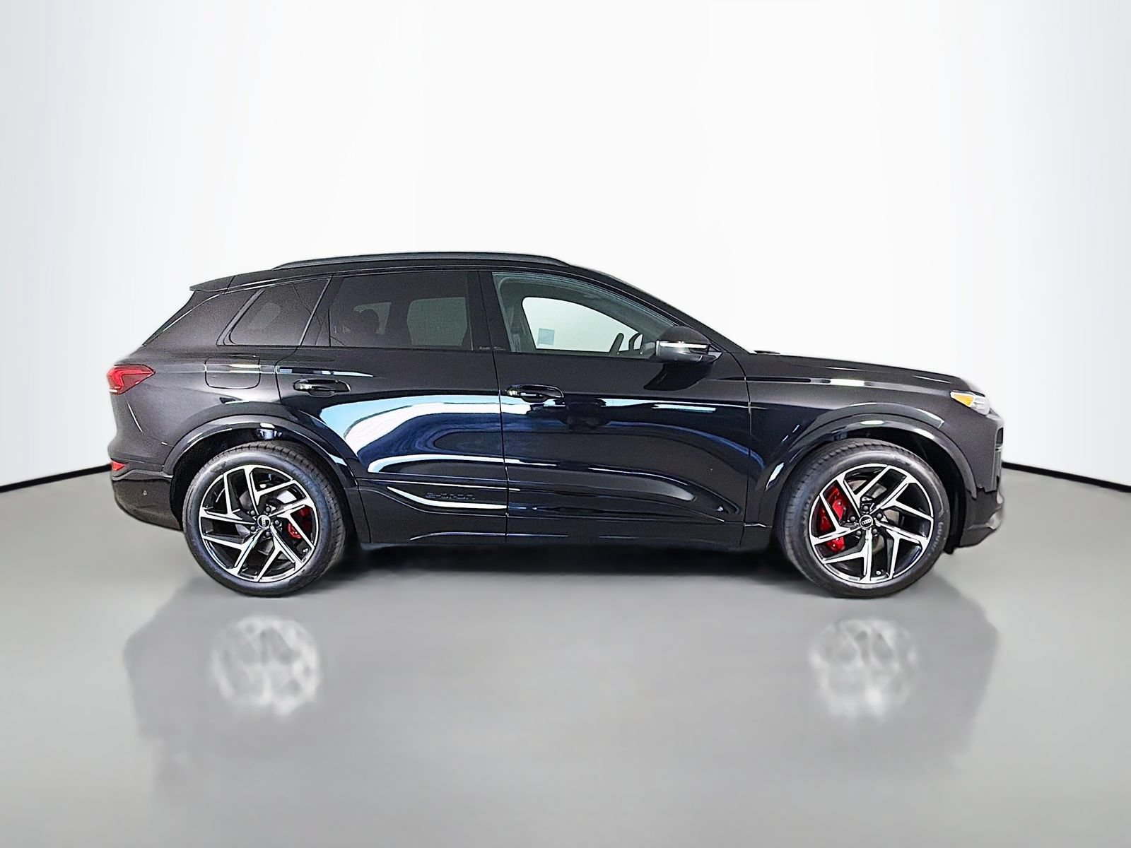New 2027 Audi SQ6 e-tron Premium Plus AWD/4WD image 8