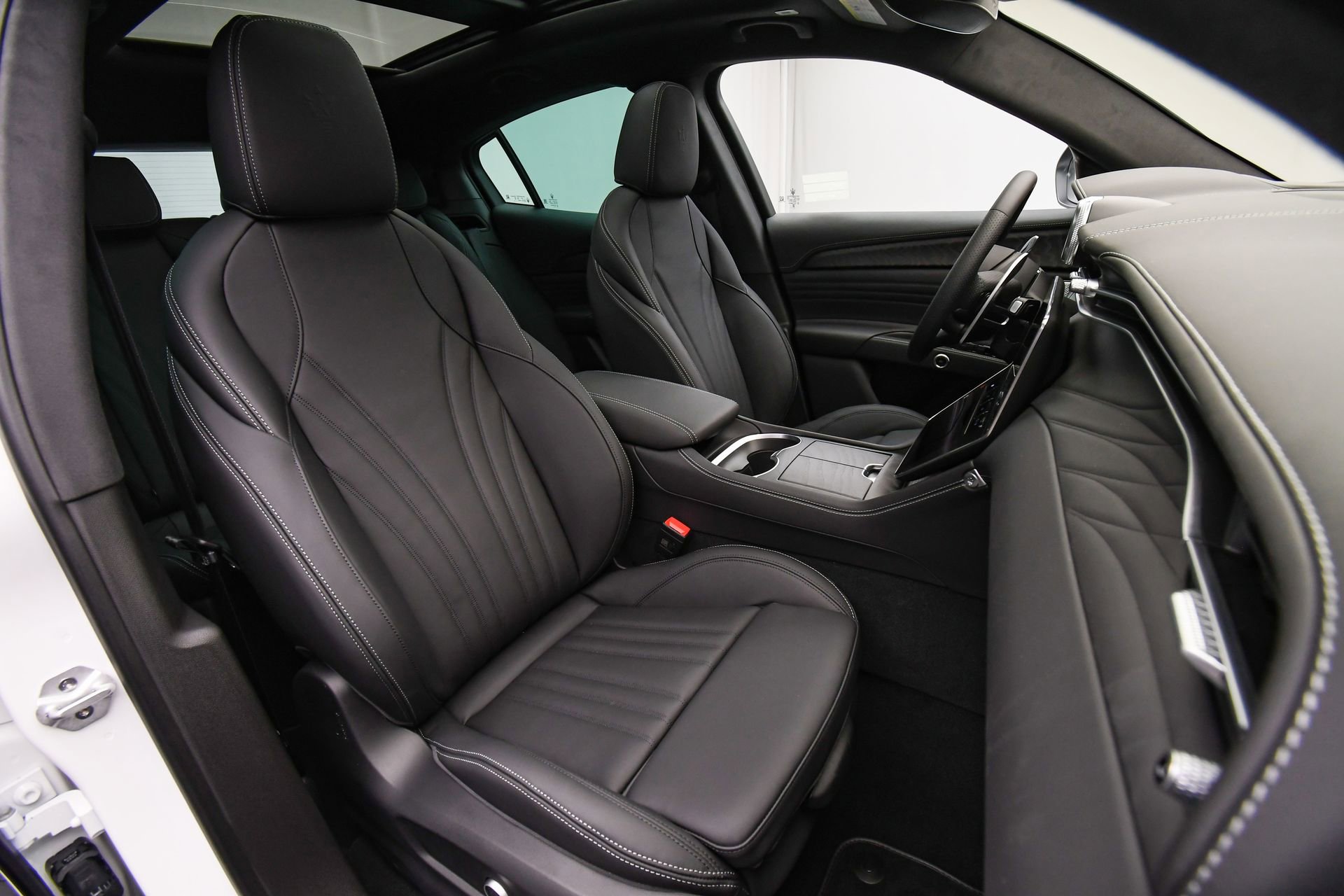 New 2025 Maserati Grecale Modena image 16