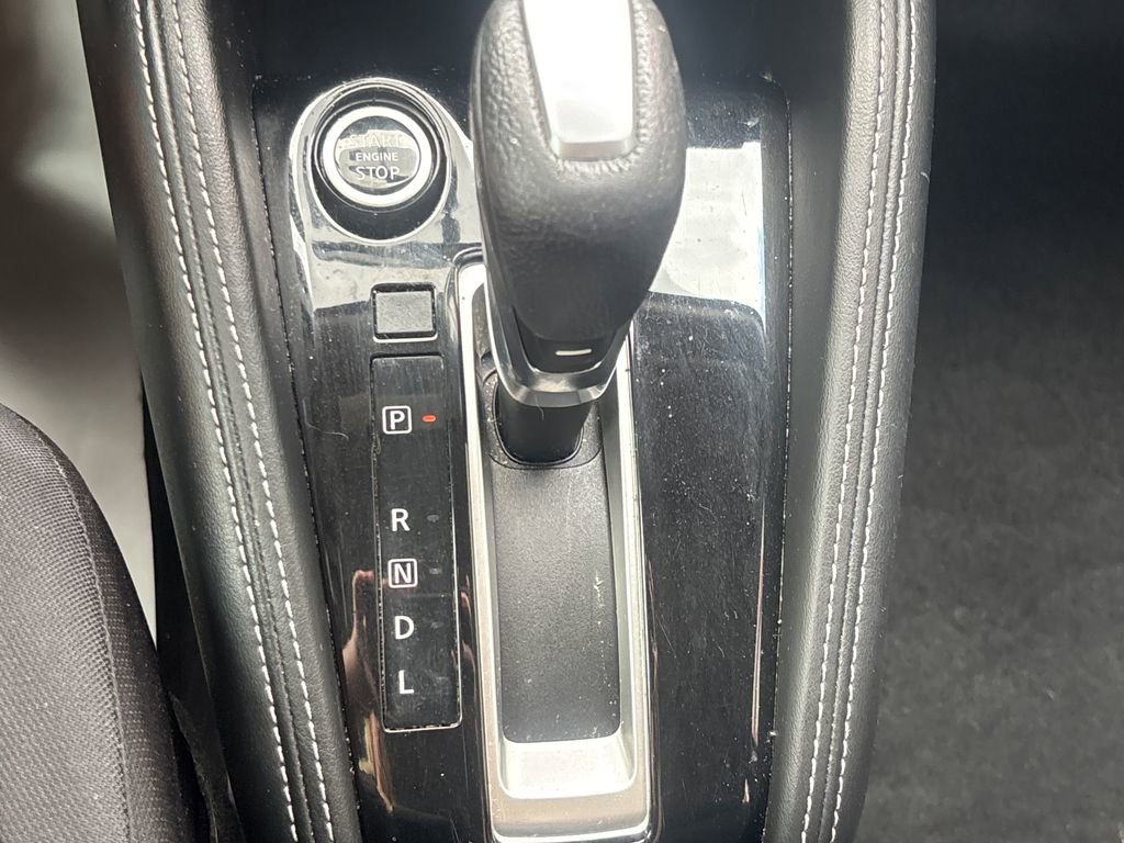 Used 2018 Nissan Kicks SR image 15