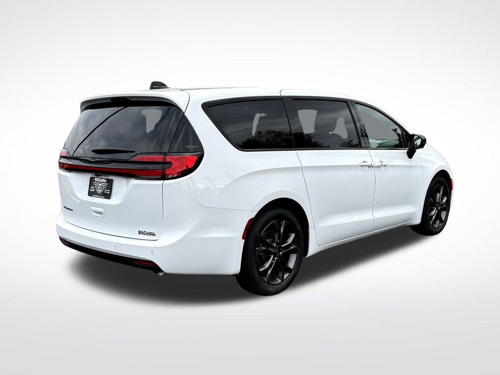 New 2026 Chrysler Pacifica Select image 7