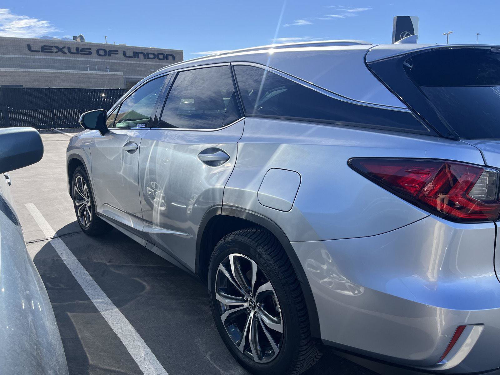 Used 2022 Lexus RX 350L Premium w/ Premium Package AWD/4WD image 2
