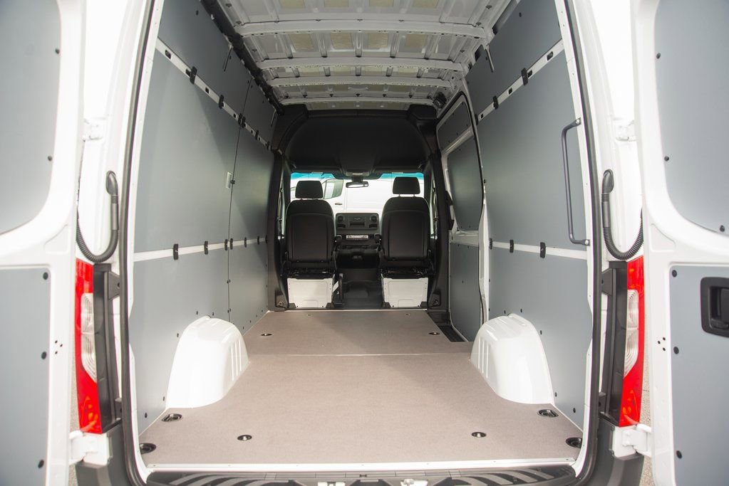 Used 2025 Mercedes-Benz Sprinter 2500 image 40