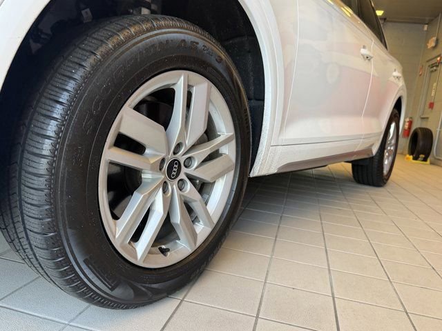 Used 2022 Audi Q5 2.0T Premium w/ Convenience Package AWD/4WD image 10
