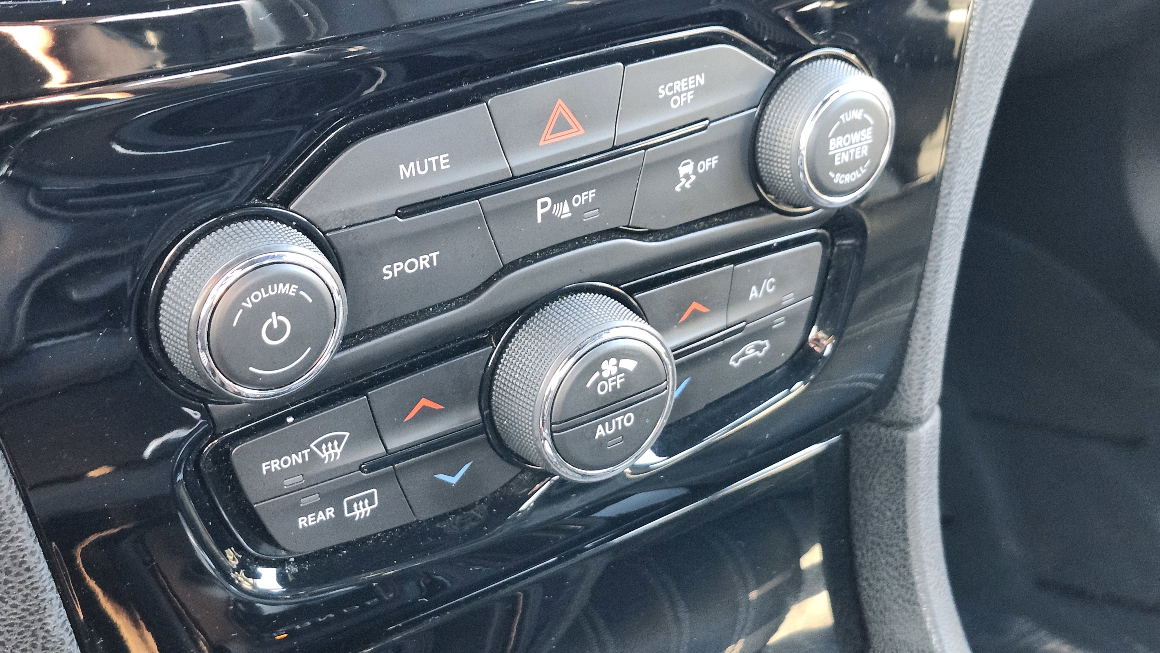 Used 2023 Chrysler 300 S image 33