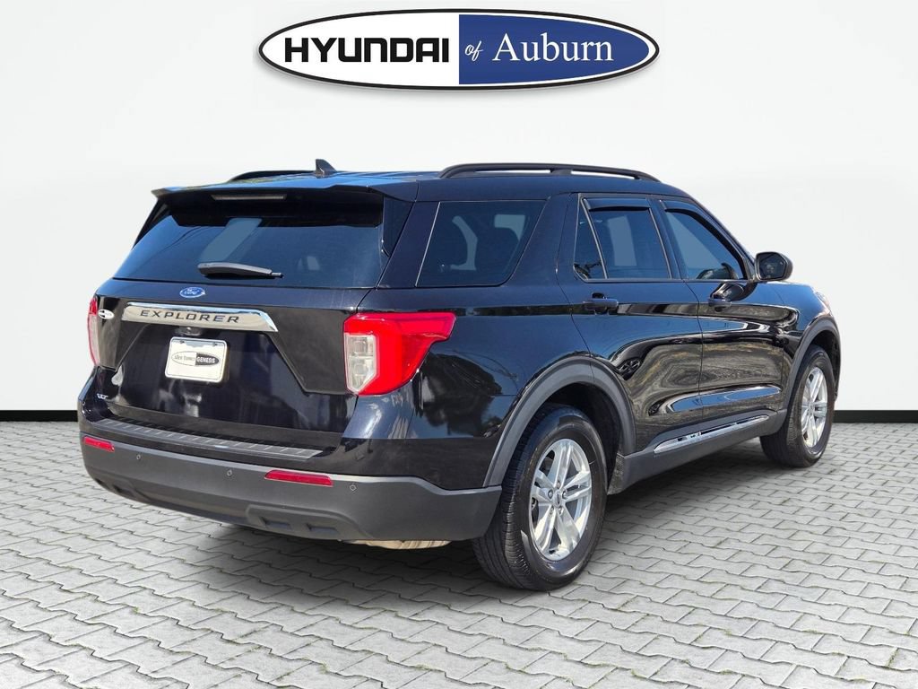 Used 2024 Ford Explorer XLT RWD image 5