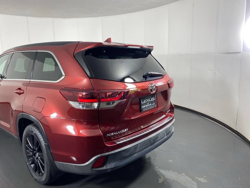 Used 2019 Toyota Highlander SE AWD/4WD image 9