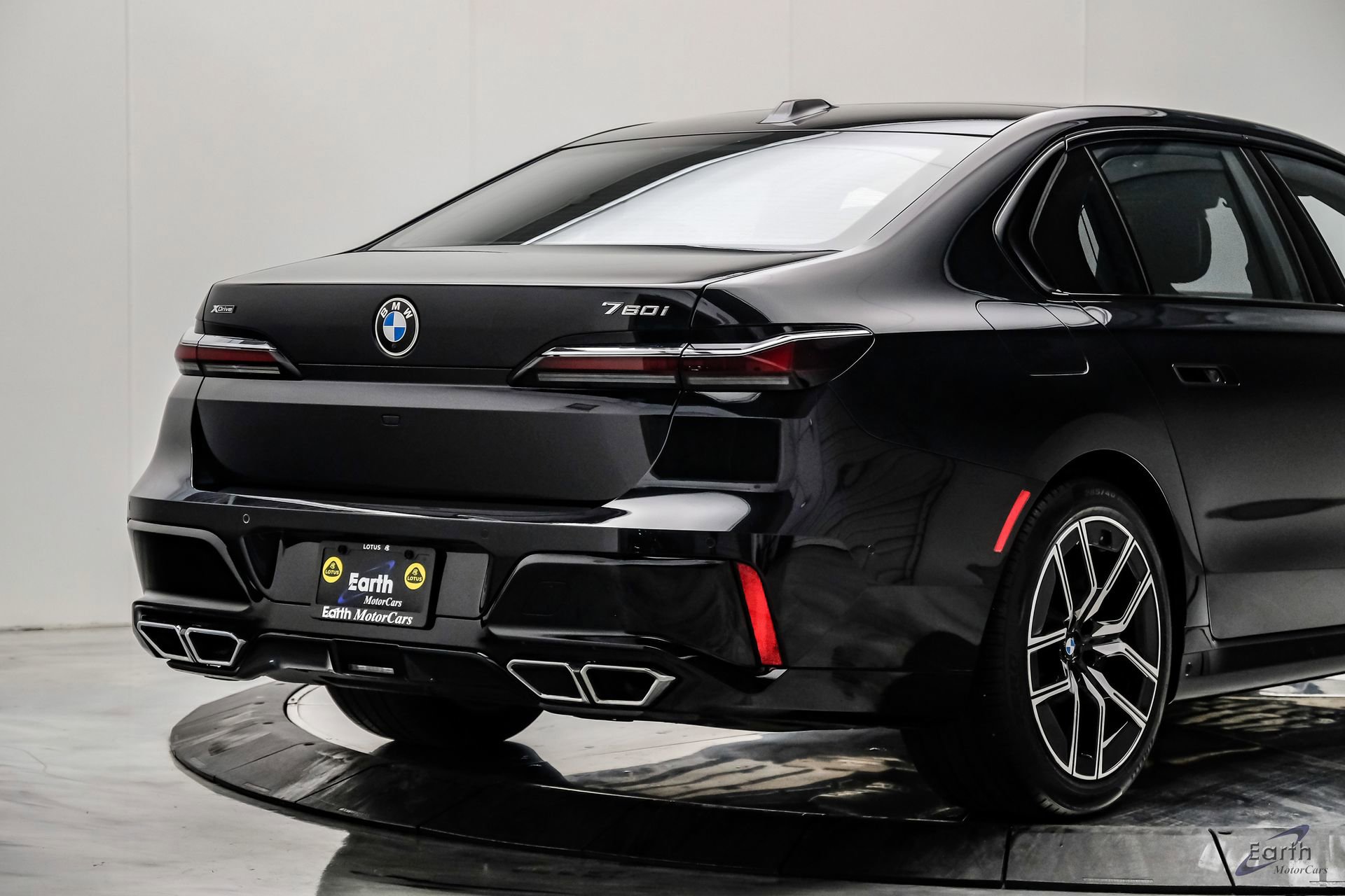 Used 2026 BMW 760i xDrive w/ Executive Package AWD/4WD image 18