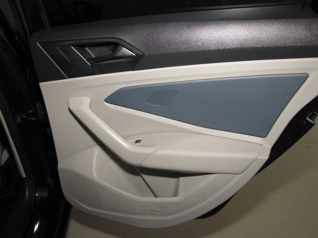 Used 2025 Volkswagen Jetta SE FWD image 19