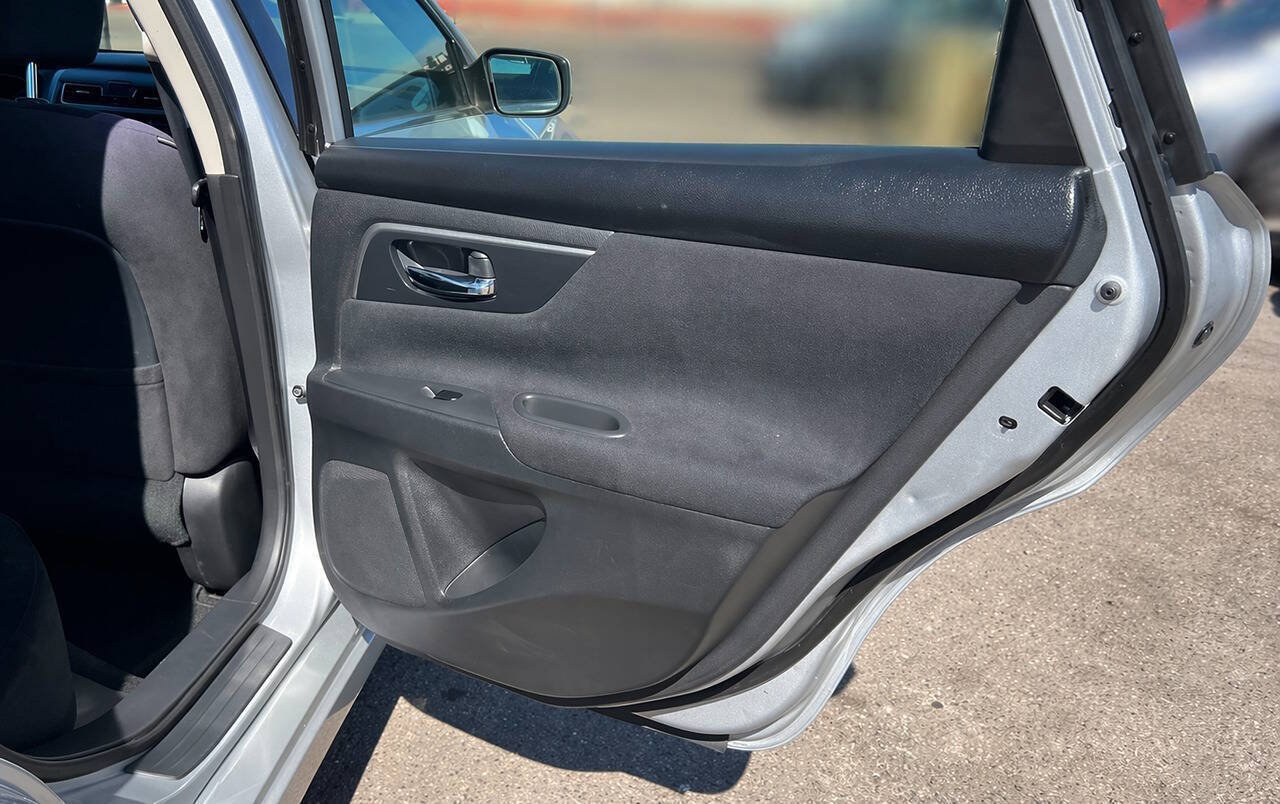Used 2014 Nissan Altima 3.5 S FWD image 23