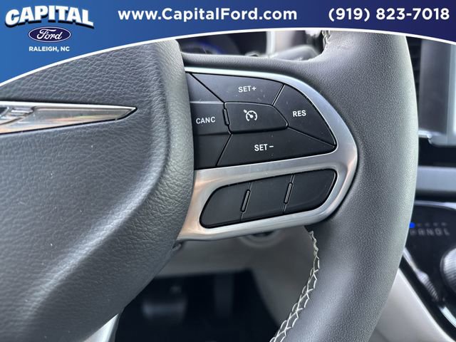 Used 2024 Chrysler Voyager LX image 26