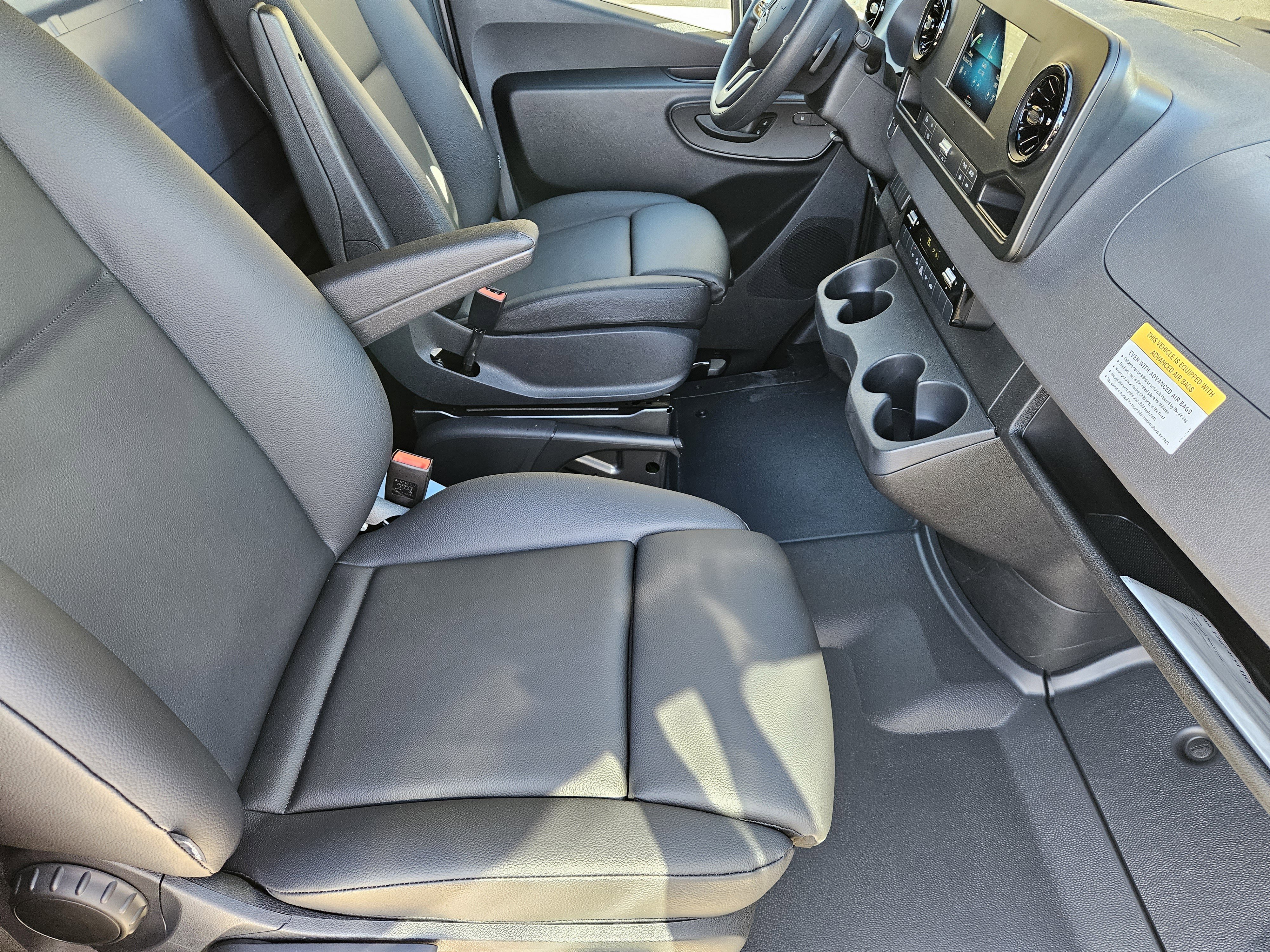 Used 2024 Mercedes-Benz Sprinter 3500 image 17