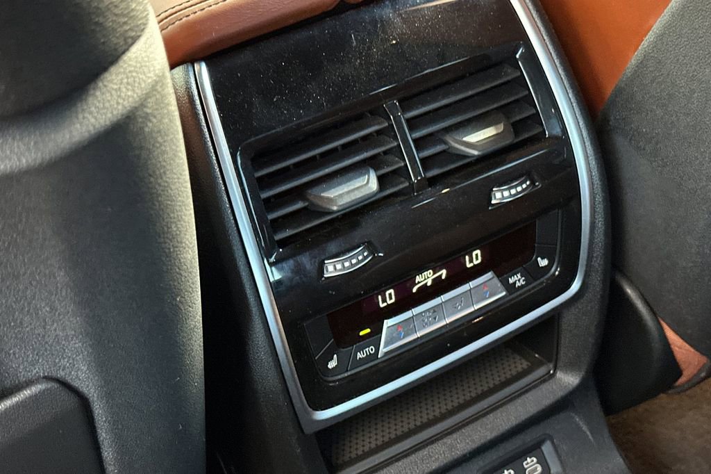 Used 2019 BMW X7 xDrive50i w/ M Sport Package image 13