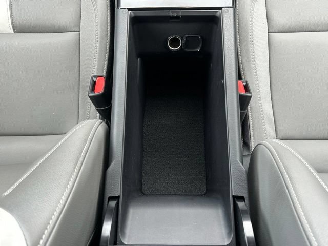 Used 2025 Toyota Camry SE AWD/4WD image 54