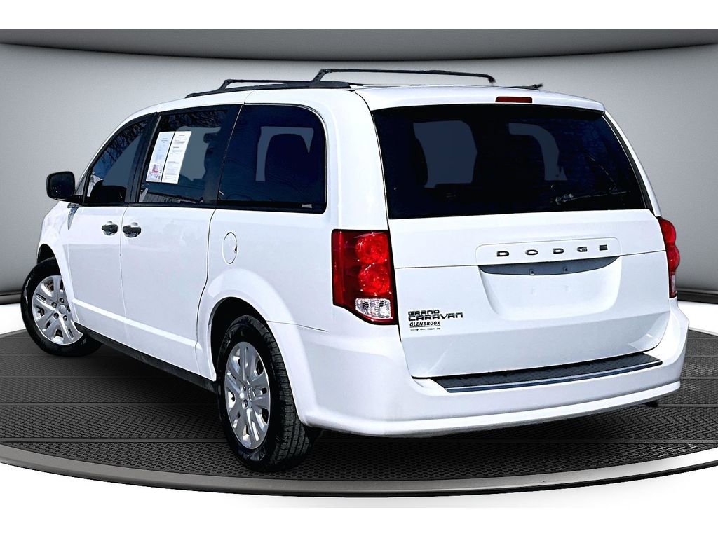 Used 2018 Dodge Grand Caravan w/ UConnect Hands-Free Group image 2