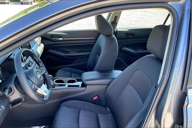 Used 2024 Nissan Altima 2.5 SV FWD image 24
