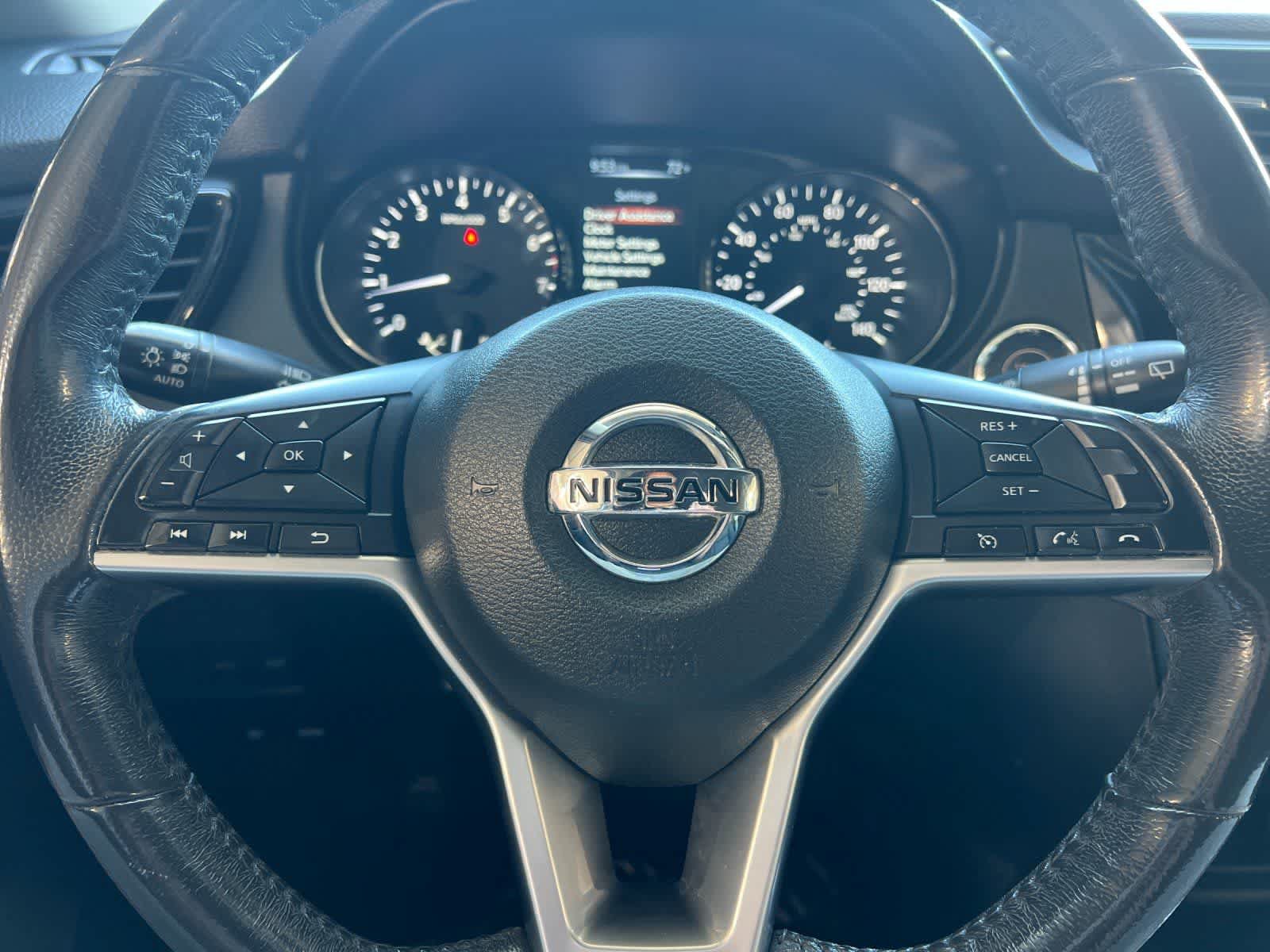 Used 2017 Nissan Rogue SV FWD image 23