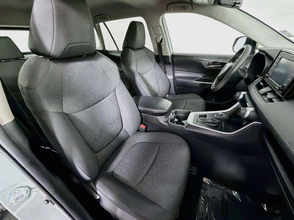Used 2021 Toyota RAV4 XLE AWD/4WD image 25
