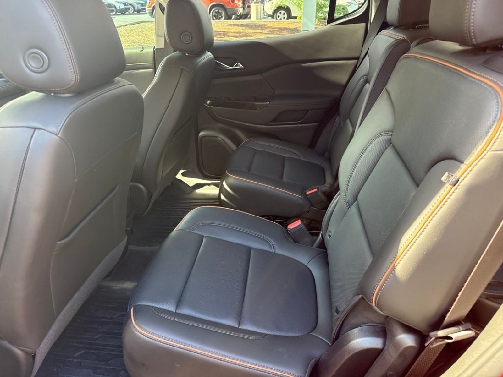 Used 2023 GMC Acadia AT4 w/ Technology Package AWD/4WD image 19