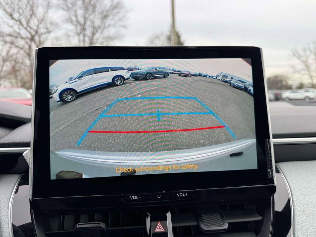 Used 2025 Toyota Corolla SE w/ SE Premium Package image 28