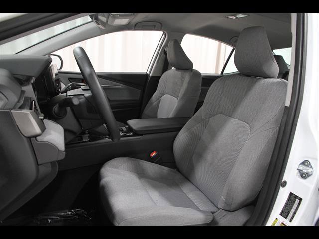 Used 2025 Toyota Camry LE w/ Convenience Package FWD image 5