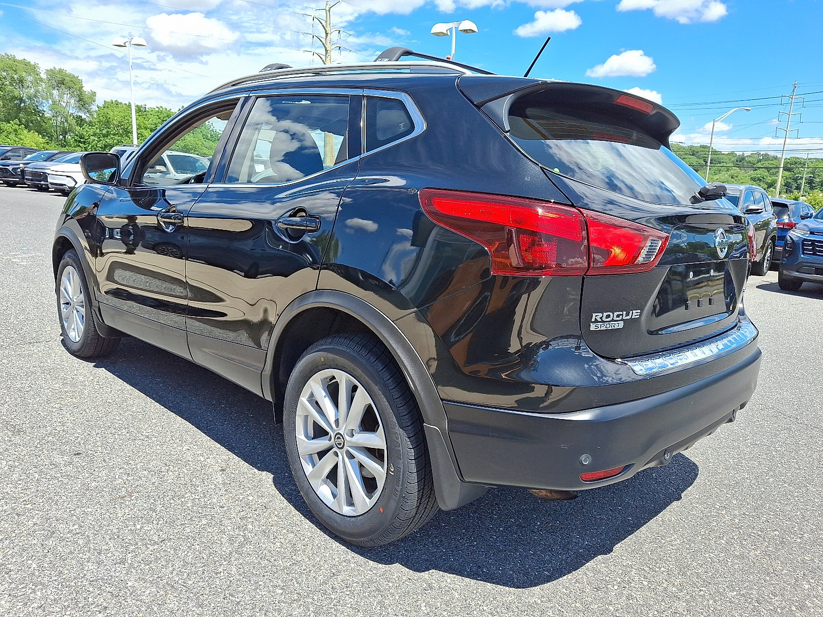 Used 2019 Nissan Rogue Sport SV AWD/4WD image 5