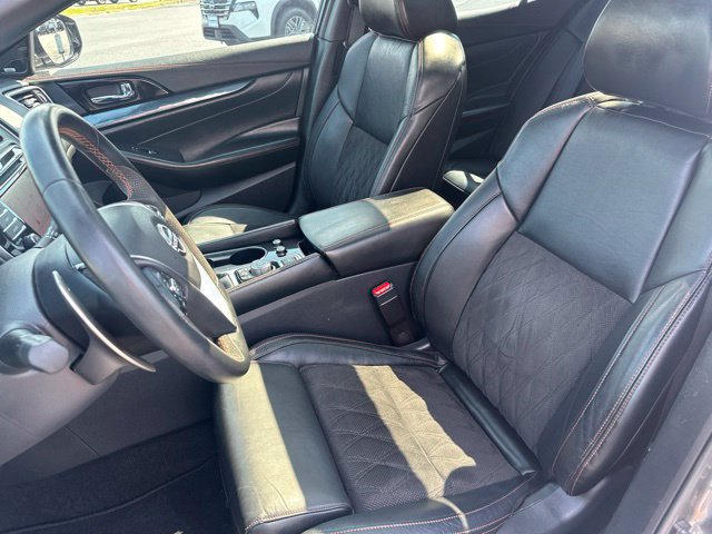 Used 2023 Nissan Maxima SR w/ Sport Mat Group FWD image 13