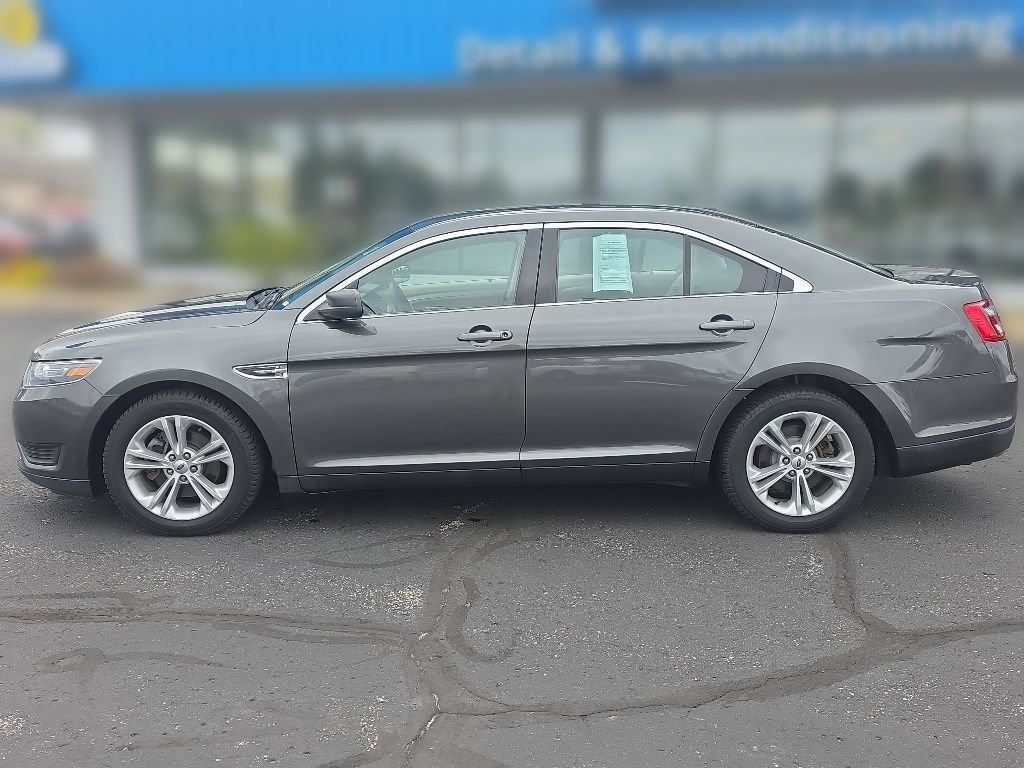 Used 2019 Ford Taurus SE FWD image 2