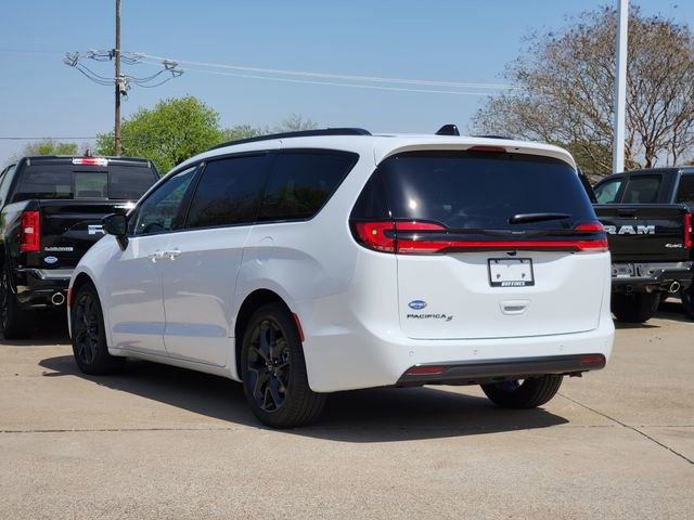 New 2026 Chrysler Pacifica Select FWD image 4