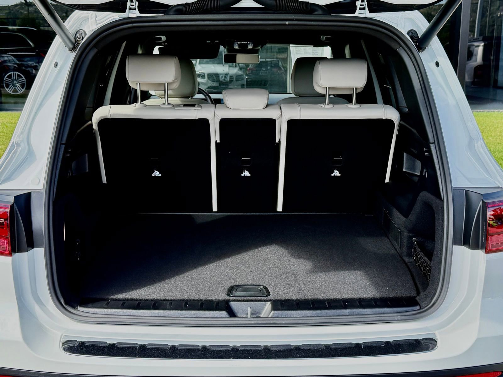 Used 2025 Mercedes-Benz GLB 250 image 17