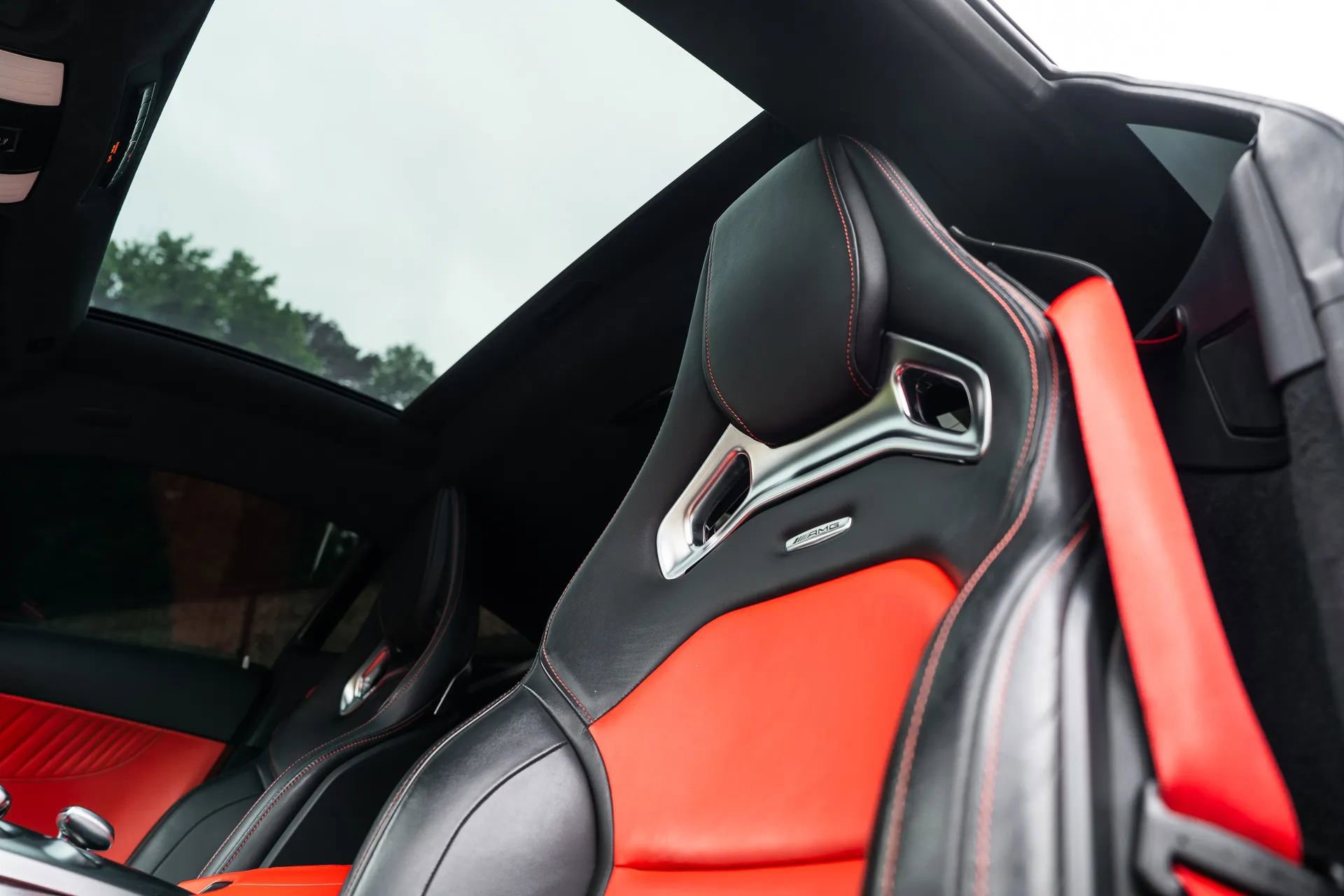Used 2016 Mercedes-Benz AMG GT S w/ Exclusive Interior Package image 33