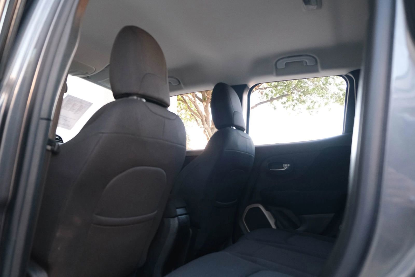 Used 2017 Jeep Renegade Latitude image 25