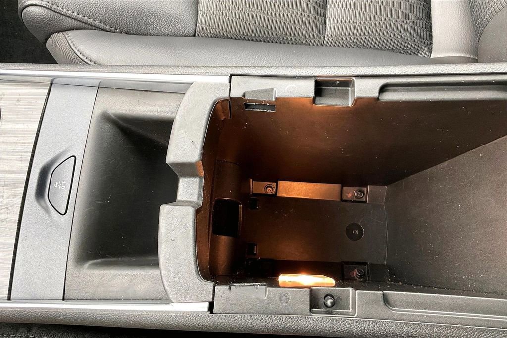 Used 2018 Chevrolet Impala LT FWD image 26