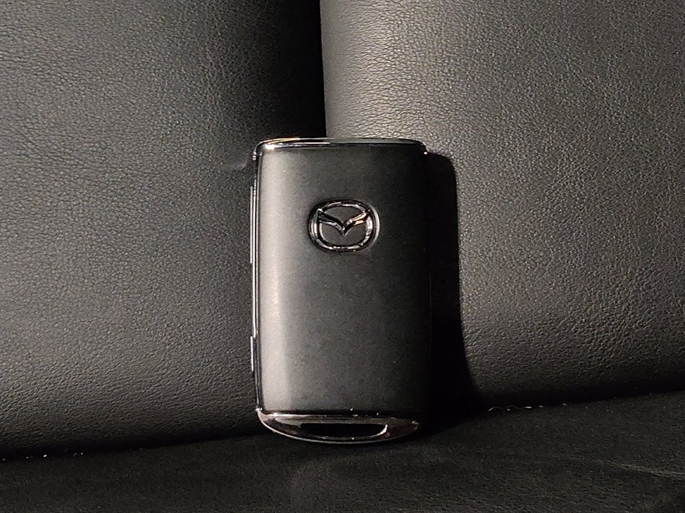 Used 2023 MAZDA MAZDA3 s FWD image 32