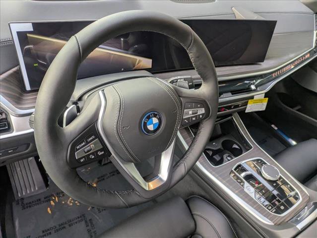 New 2026 BMW X5 xDrive50e w/ Premium Package AWD/4WD image 3