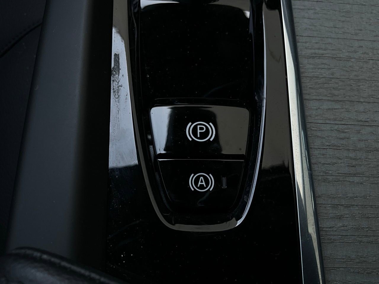 Used 2025 Volvo XC60 B5 Plus w/ Protection Package Premier image 25