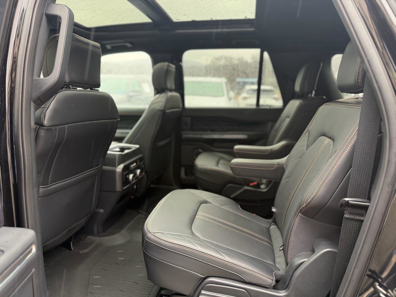 Used 2024 Ford Expedition Max Platinum image 27