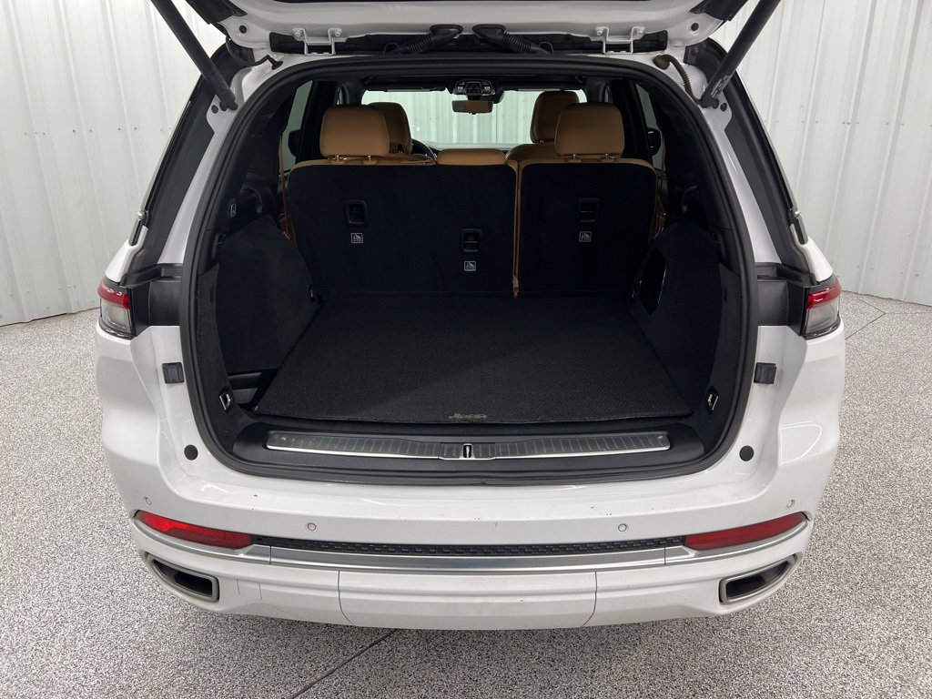 Used 2023 Jeep Grand Cherokee Summit image 9