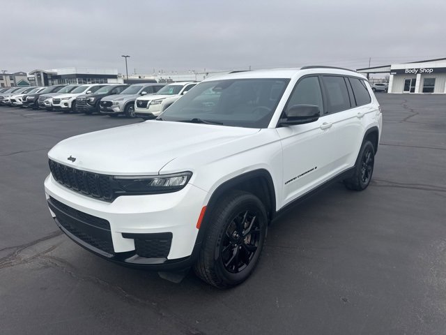 Used 2024 Jeep Grand Cherokee L Laredo image 9