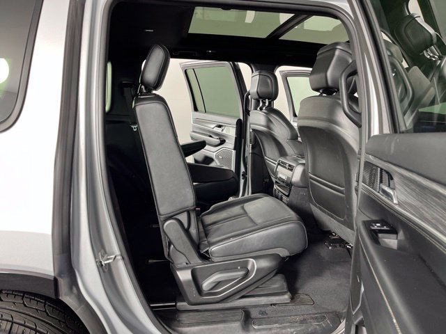 Used 2023 Jeep Wagoneer Series II w/ Premium Group I AWD/4WD image 48