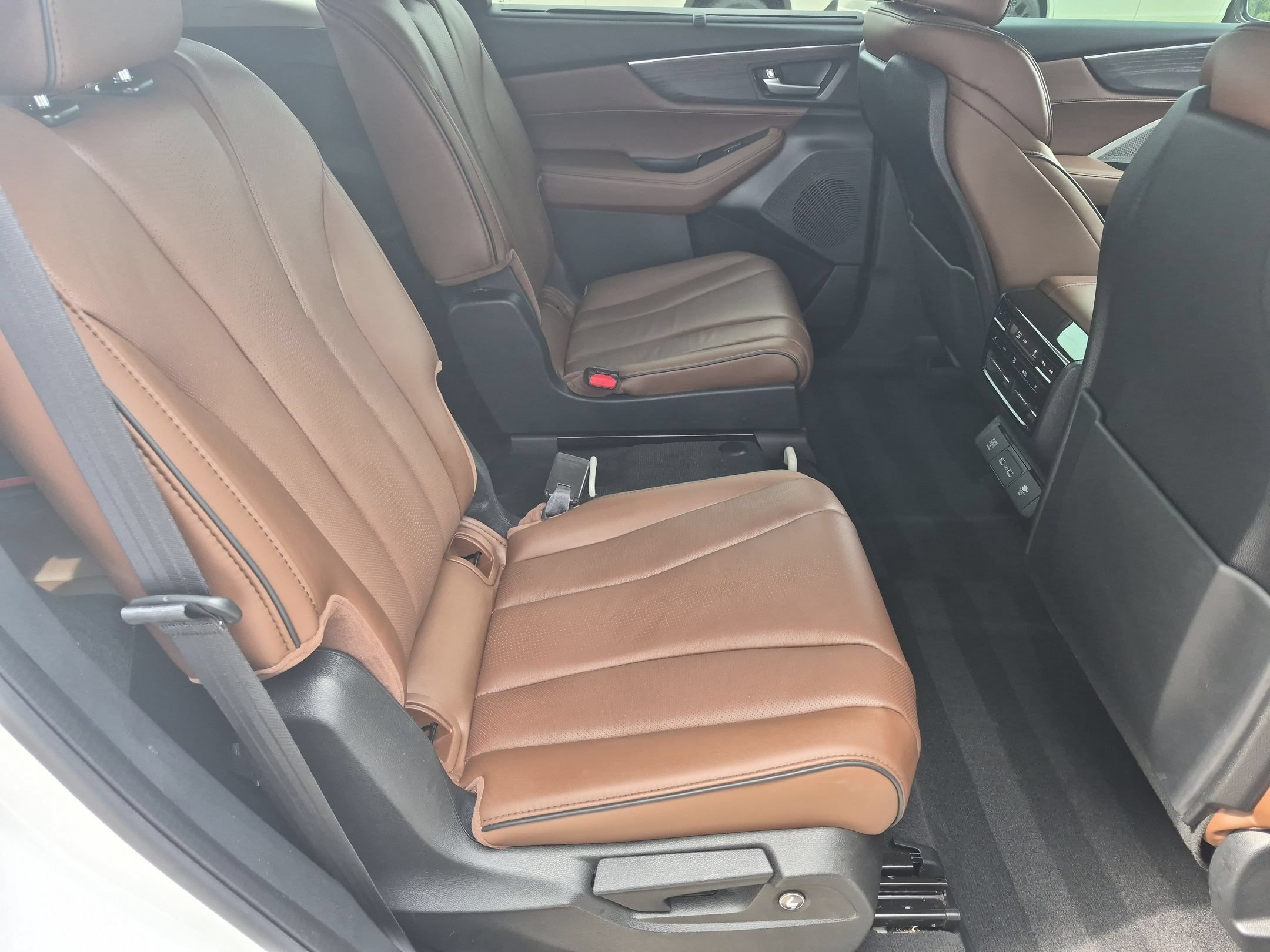 Used 2024 Acura MDX w/ Advance Package AWD/4WD image 33