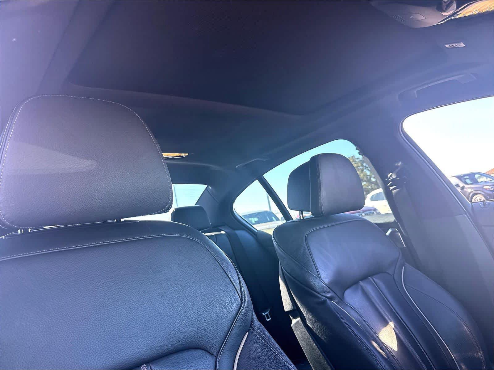 Used 2018 BMW 540i w/ M Sport Package RWD image 28