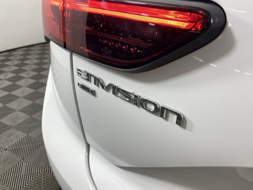 Certified 2025 Buick Envision Preferred image 33