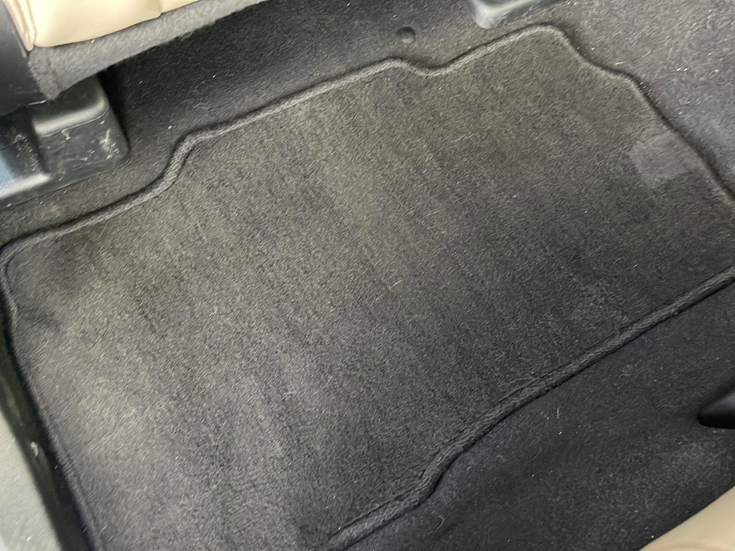 Used 2024 Ford Explorer XLT w/ Equipment Group 202A image 12